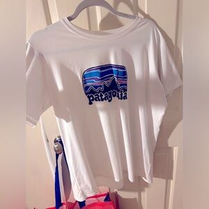 Extra large Men’s Patagonia white T-shirt never worn